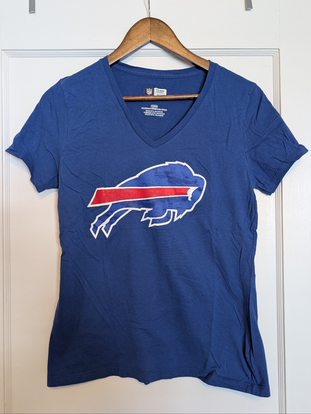 Buffalo Bills Women's V-Neck Tee Medium